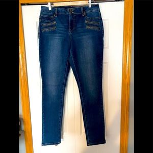 Maurice’s Denim Jeggings Size Large
